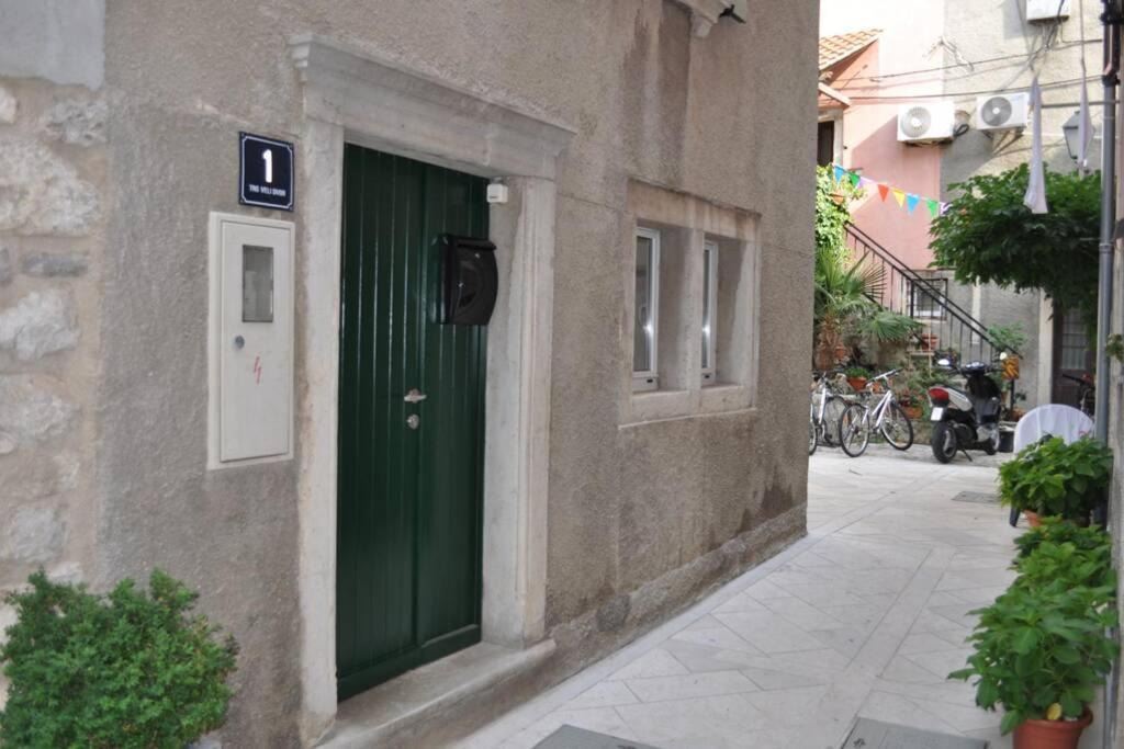 Apartment Veli Dvor Cres Εξωτερικό φωτογραφία
